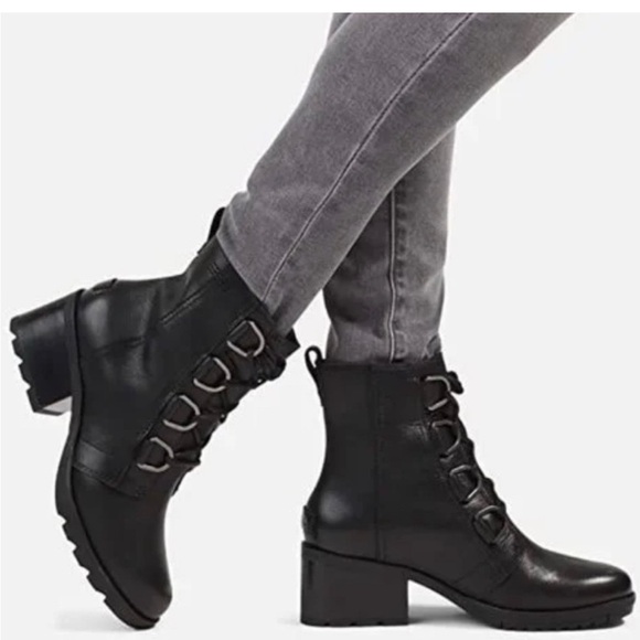SOREL Cate Lace Up Boots Black Pebbled Leather WaterProof Lug Sole NEW size 6.5